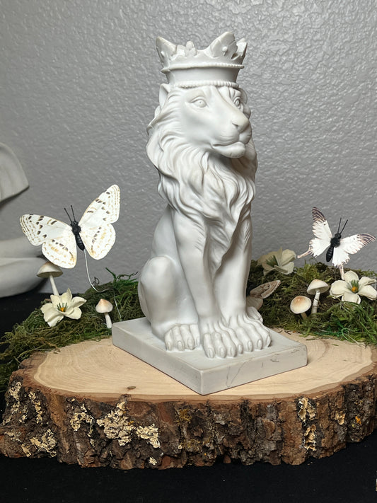 Lion King Sphere Holder