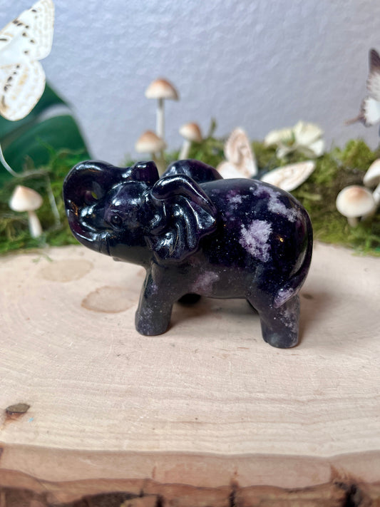 Lepidolite elephant