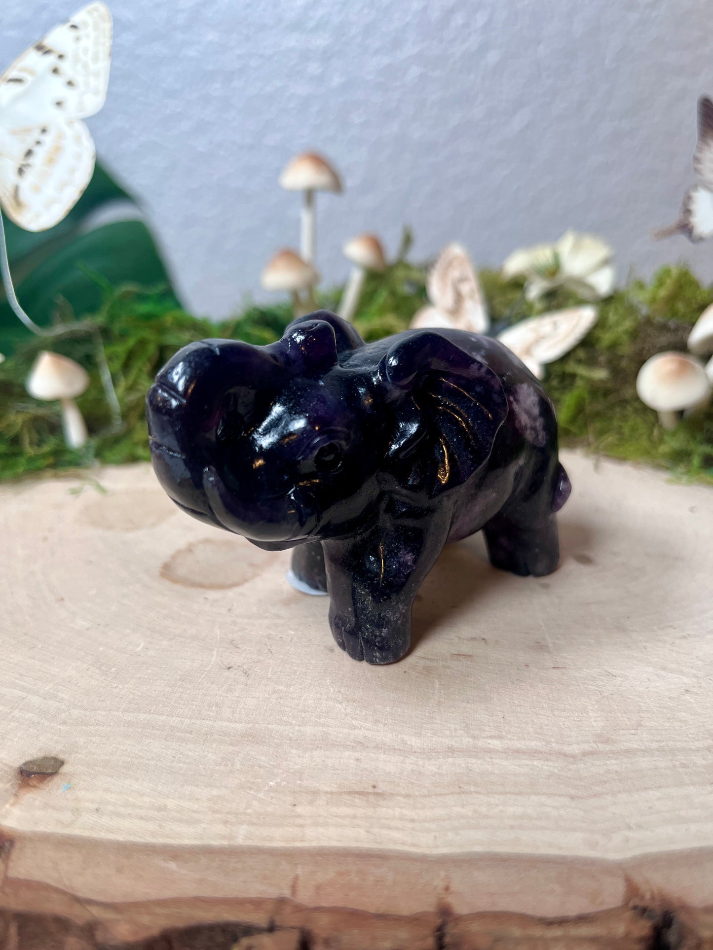 Lepidolite elephant