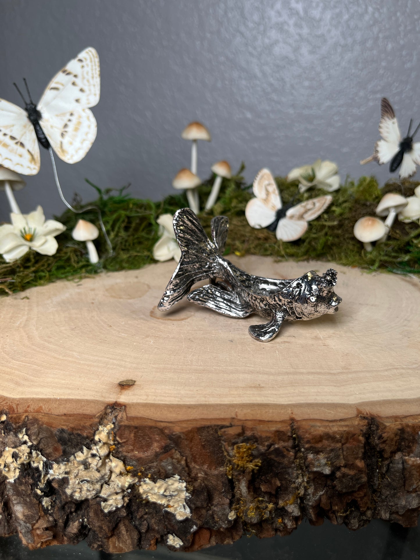 Silver Fish Sphere Holder